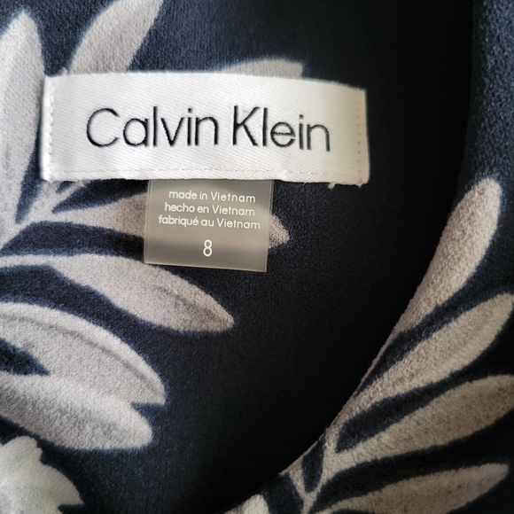 Calvin Klein Floral Crepe Sheath Dress Size 8 NWOT - Picture 6 of 7
